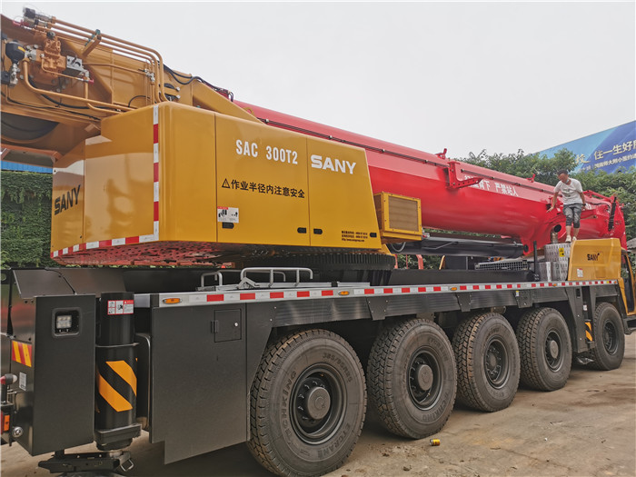 新大型吊車5