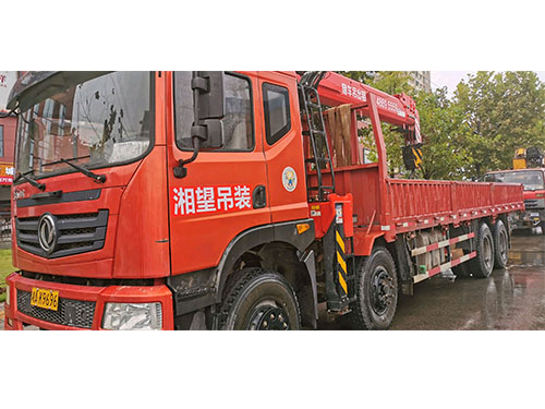 隨車(chē)吊出租-自卸吊出租-自備吊出租